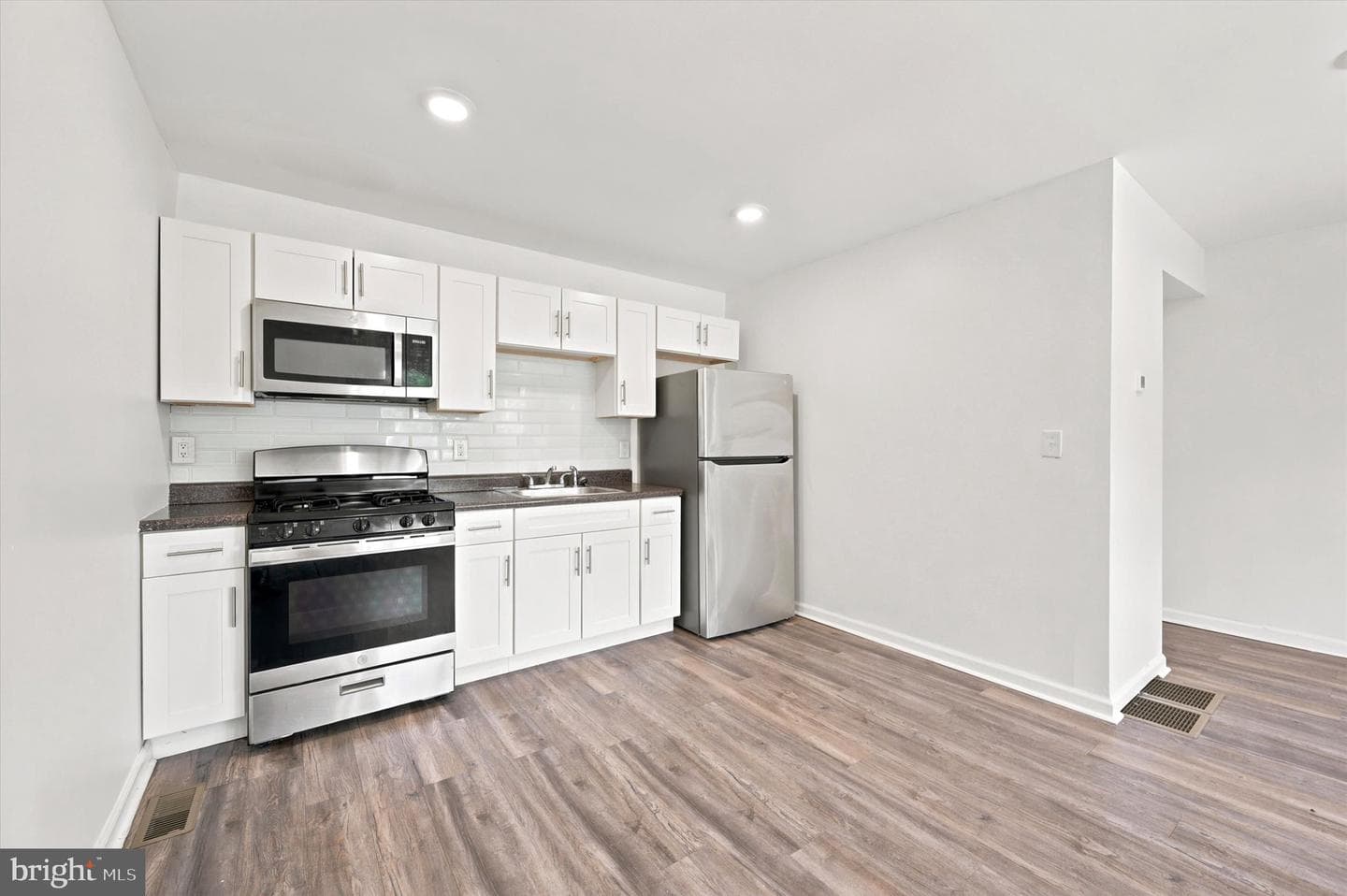 4810 Parrish Street photo 8
