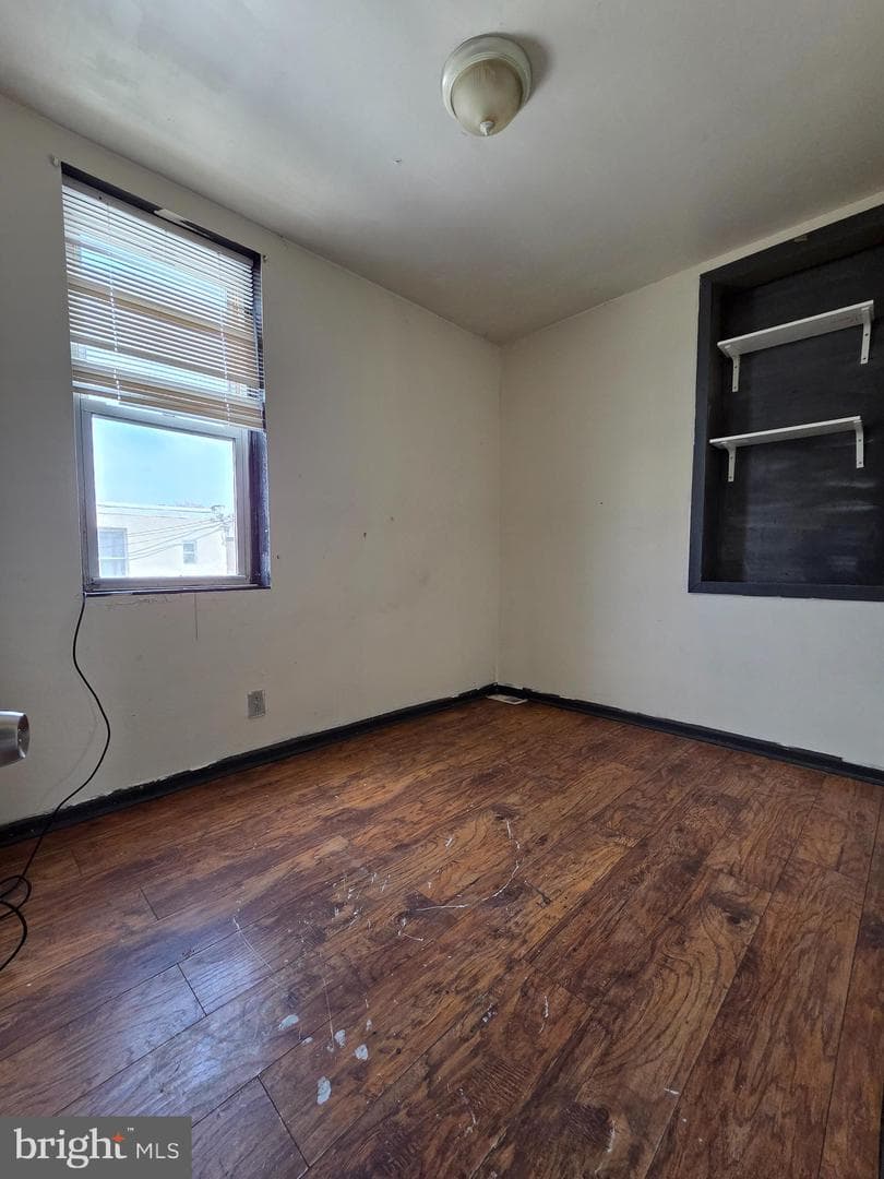 2831 N Howard Street photo 11