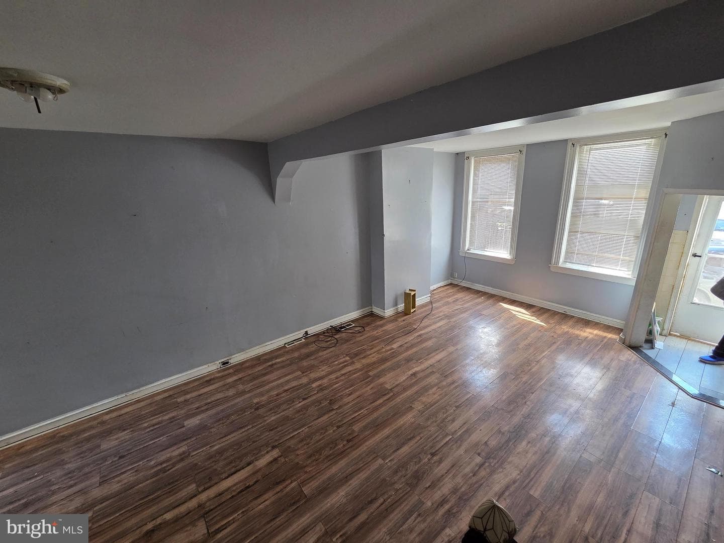 2831 N Howard Street photo 3
