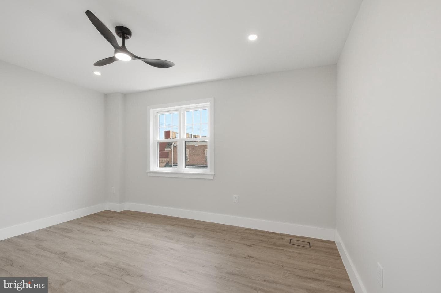 861 N 7th Street photo 20