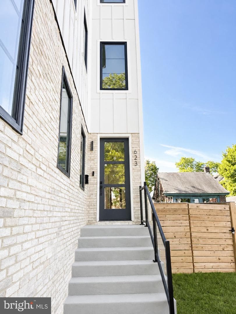 623 Crestview Road photo 3