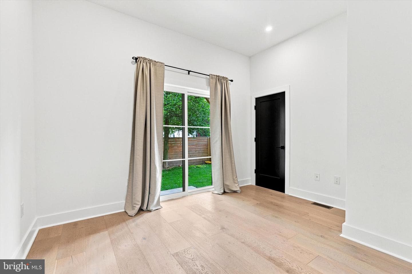623 Crestview Road photo 8