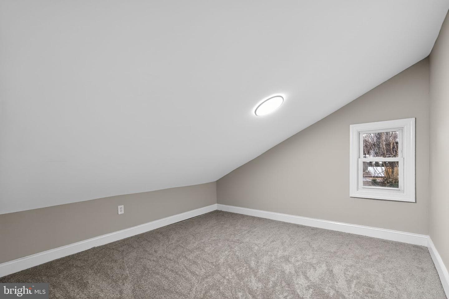 6111 Baynton Street photo 23