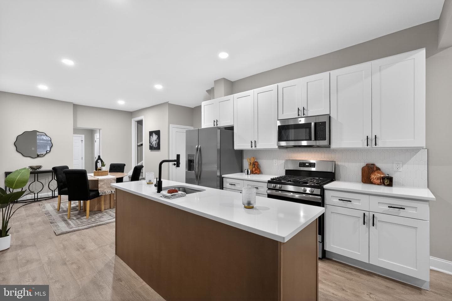 6111 Baynton Street photo 8
