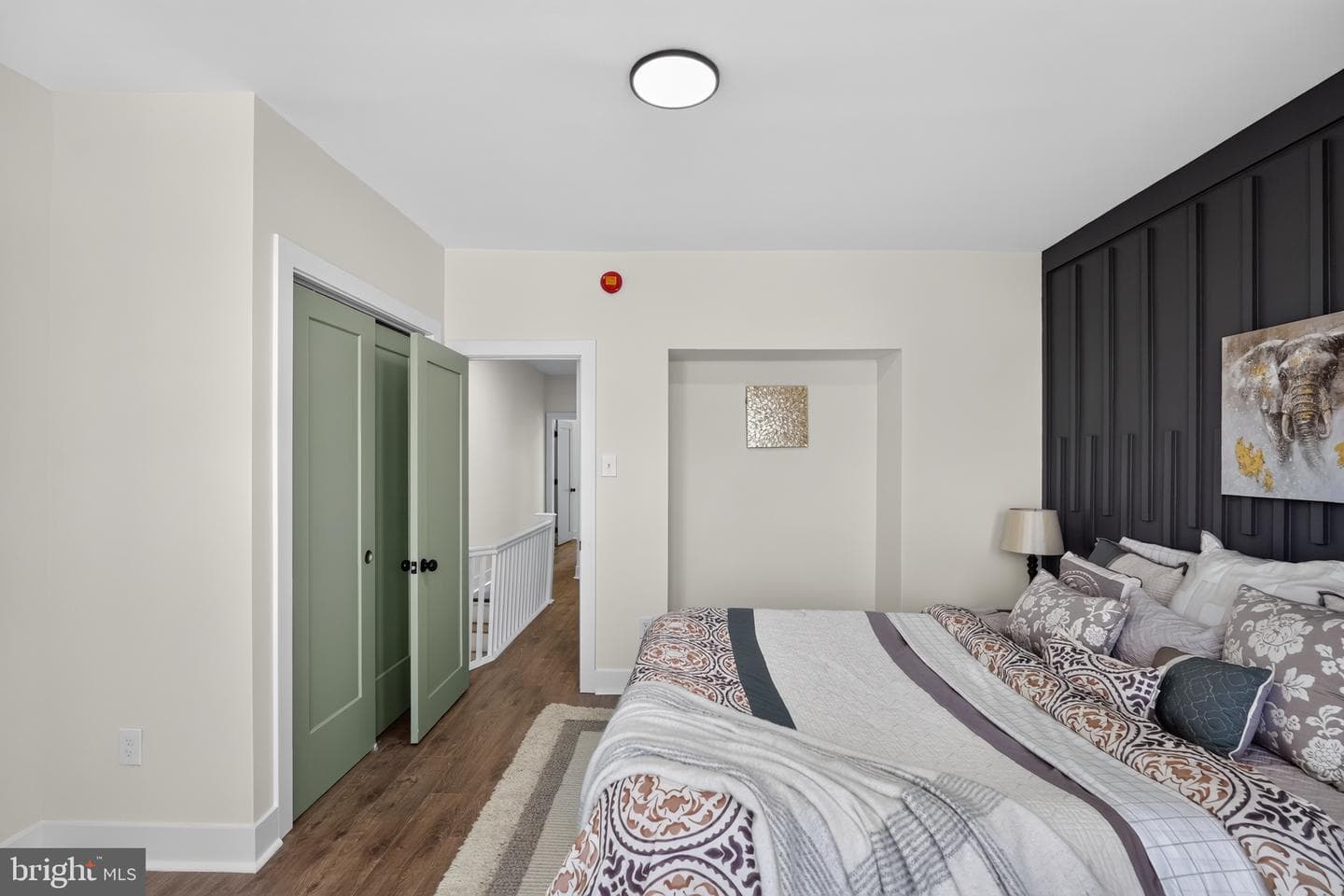 222 E Dorset Street photo 16