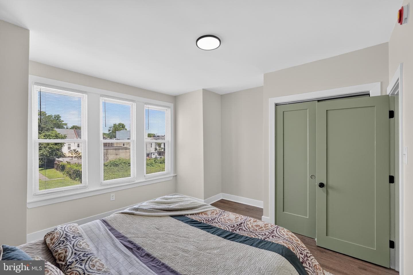222 E Dorset Street photo 17