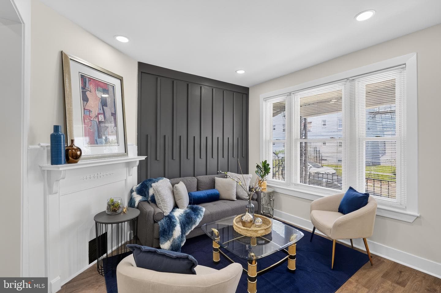 222 E Dorset Street photo 3