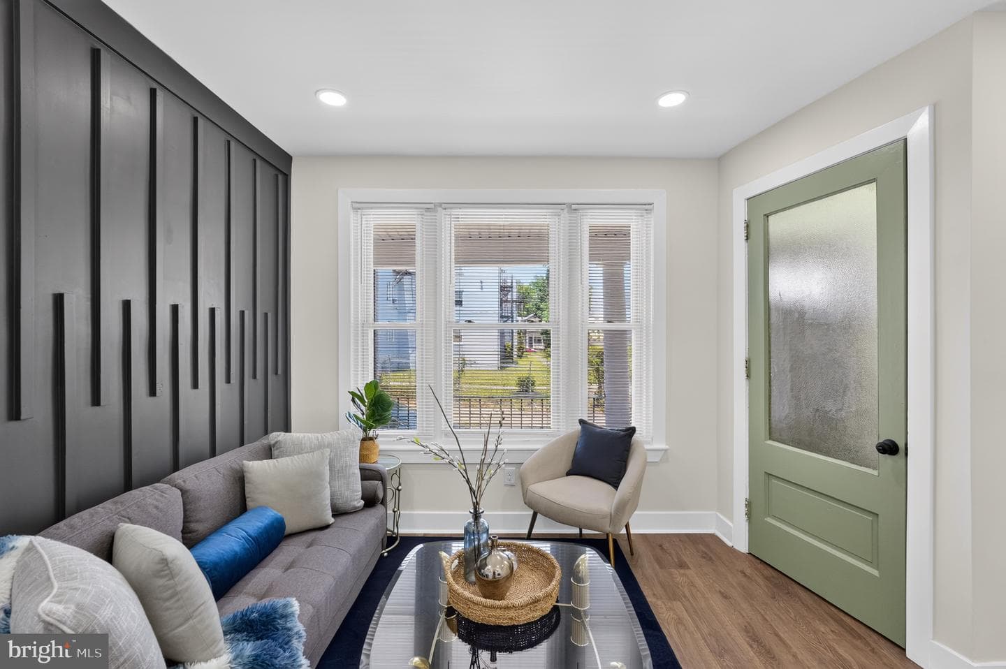 222 E Dorset Street photo 4