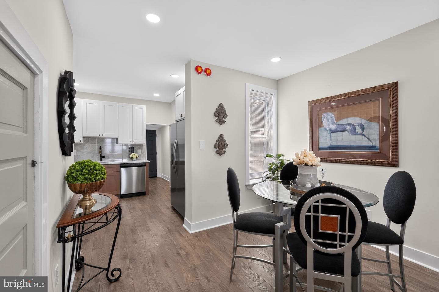 222 E Dorset Street photo 8