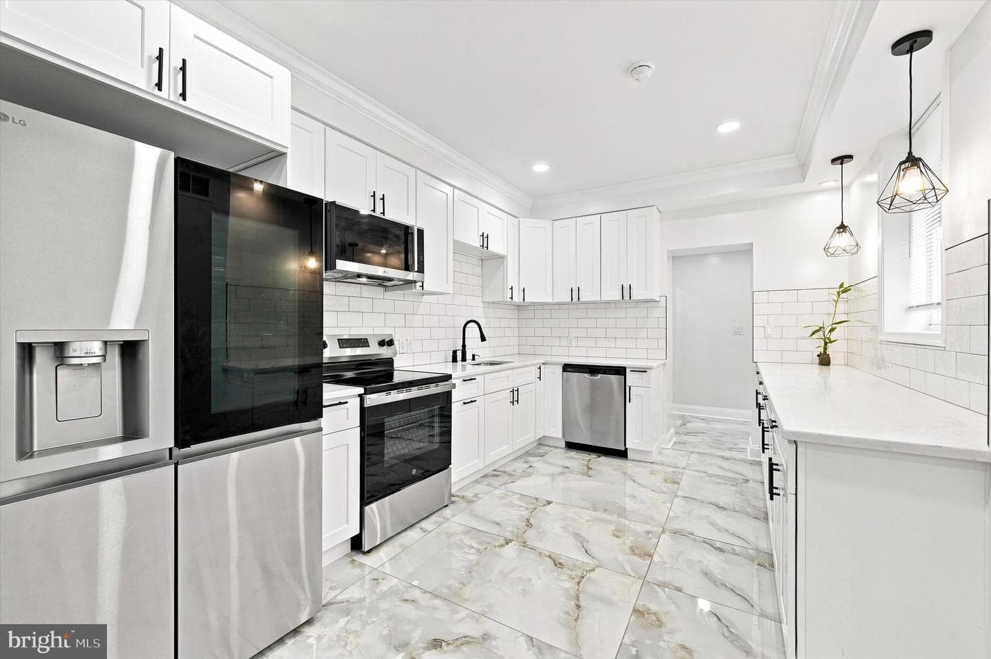 6047 Race Street photo 13