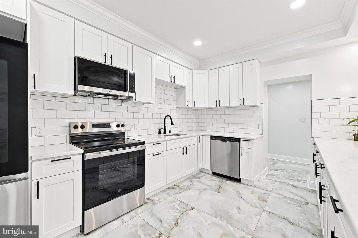 6047 Race Street photo 15