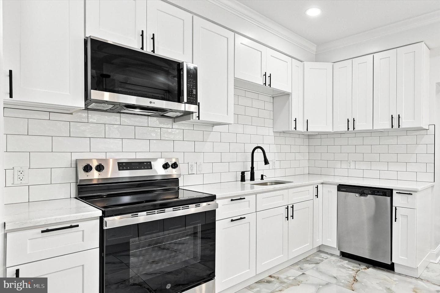 6047 Race Street photo 16