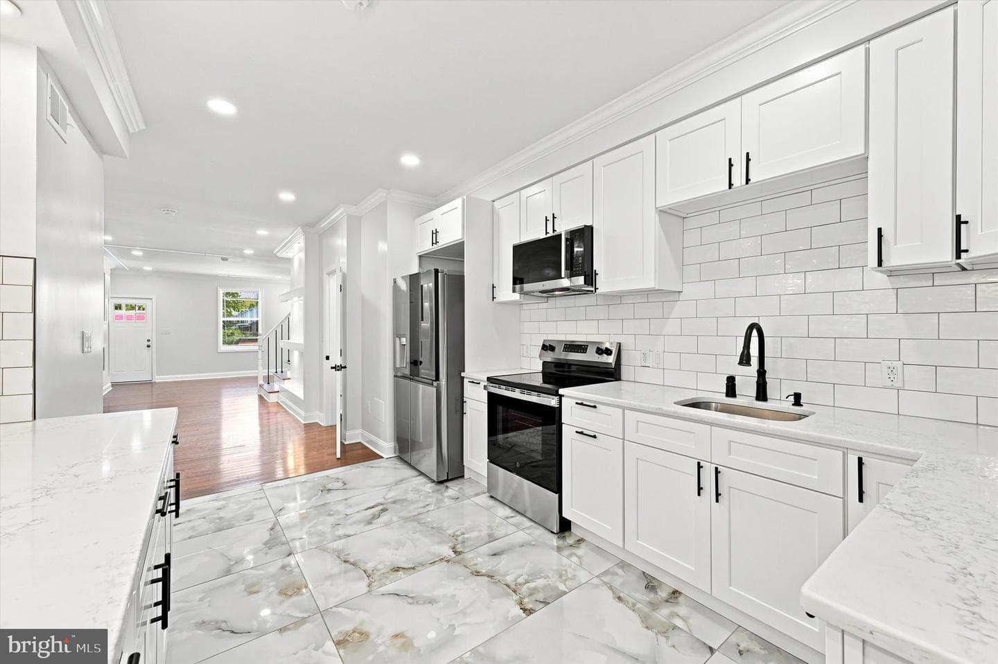 6047 Race Street photo 17