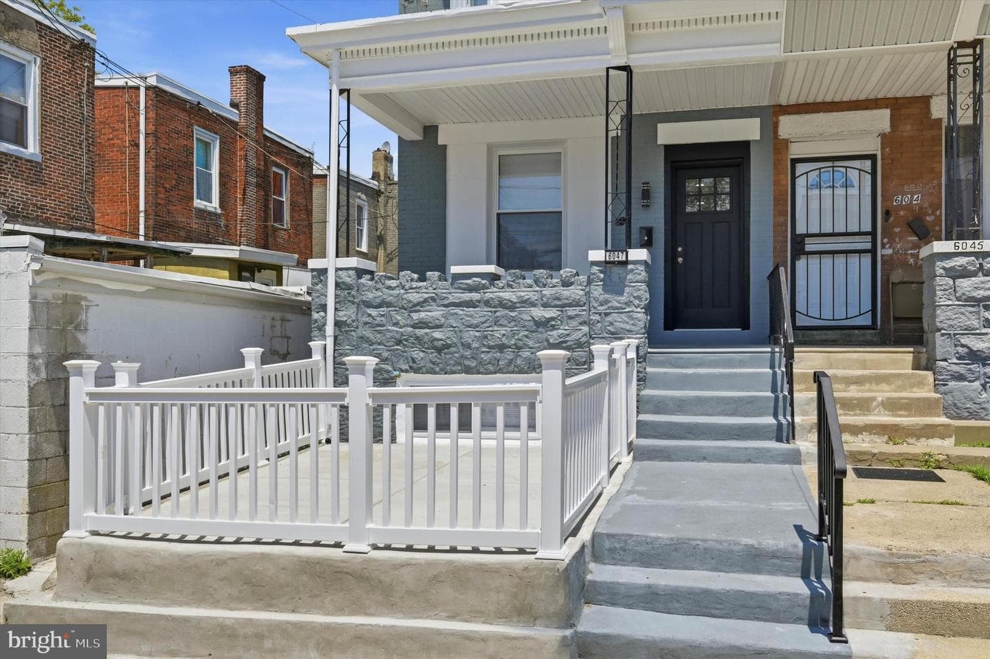 6047 Race Street photo 3