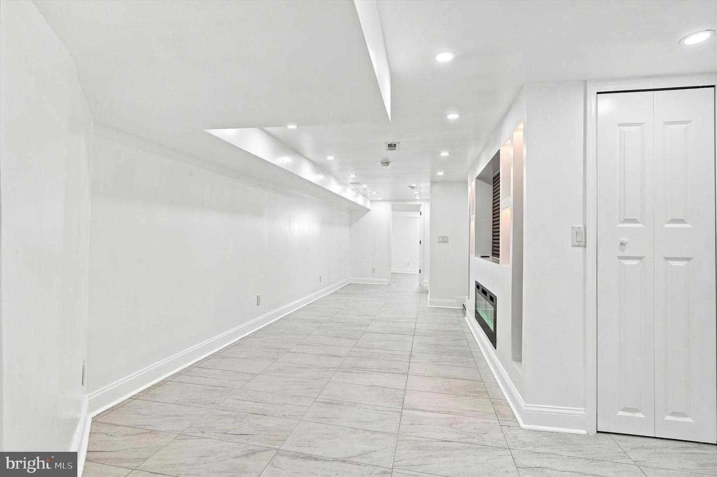 6047 Race Street photo 35