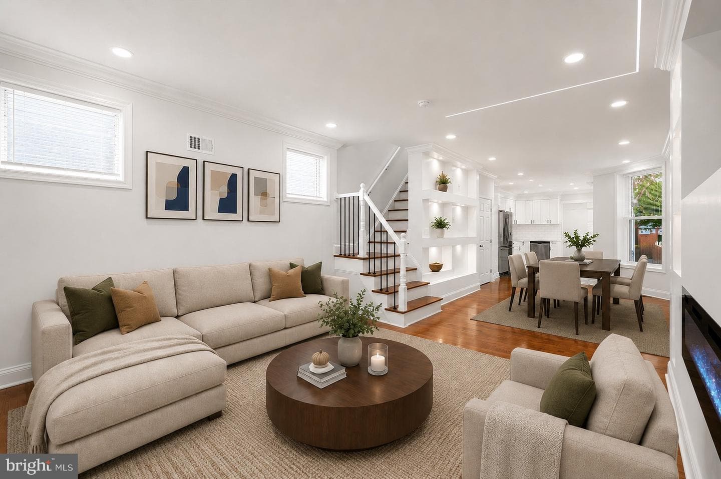 6047 Race Street photo 8