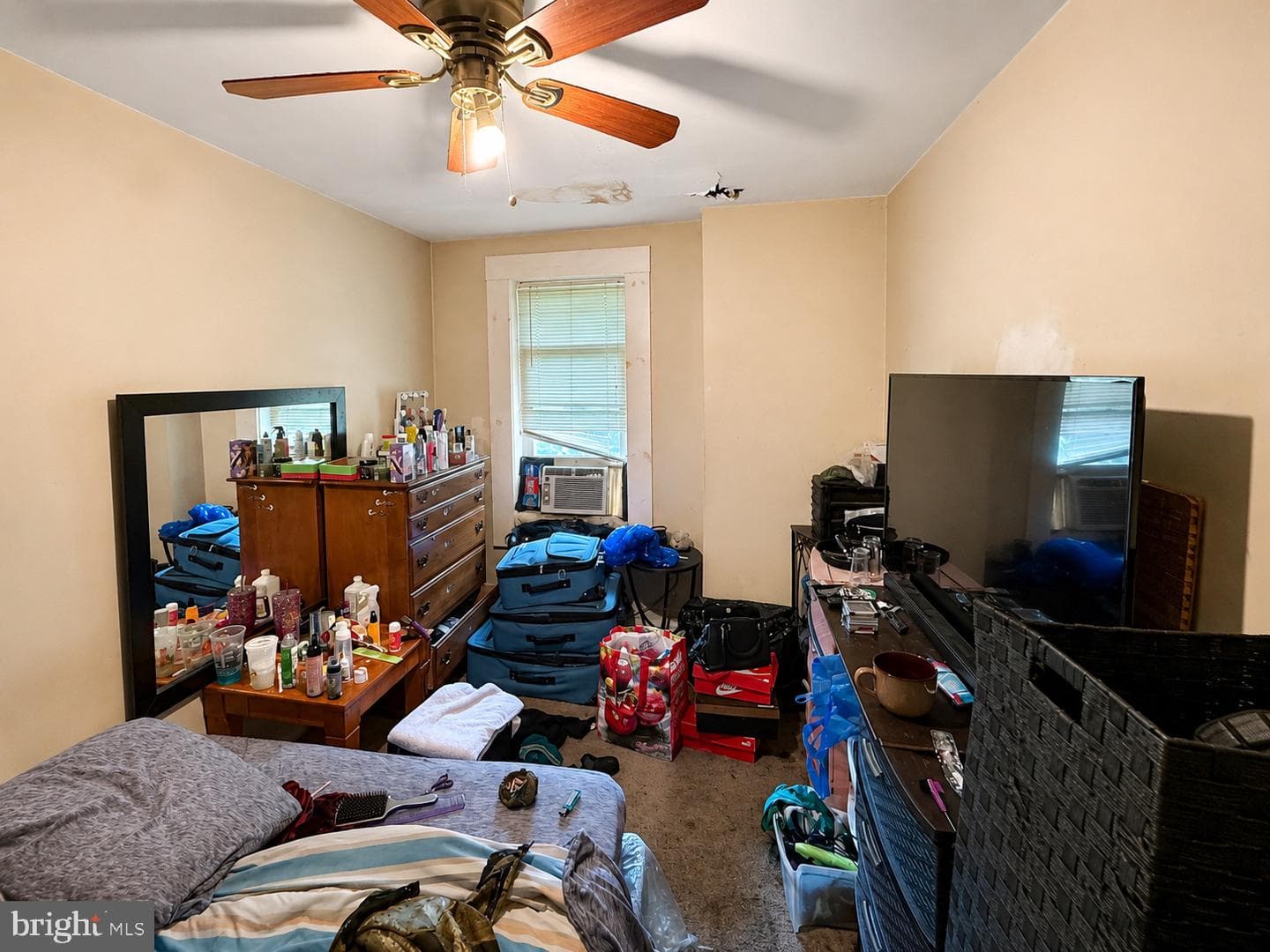 5940 N Norwood Street photo 8