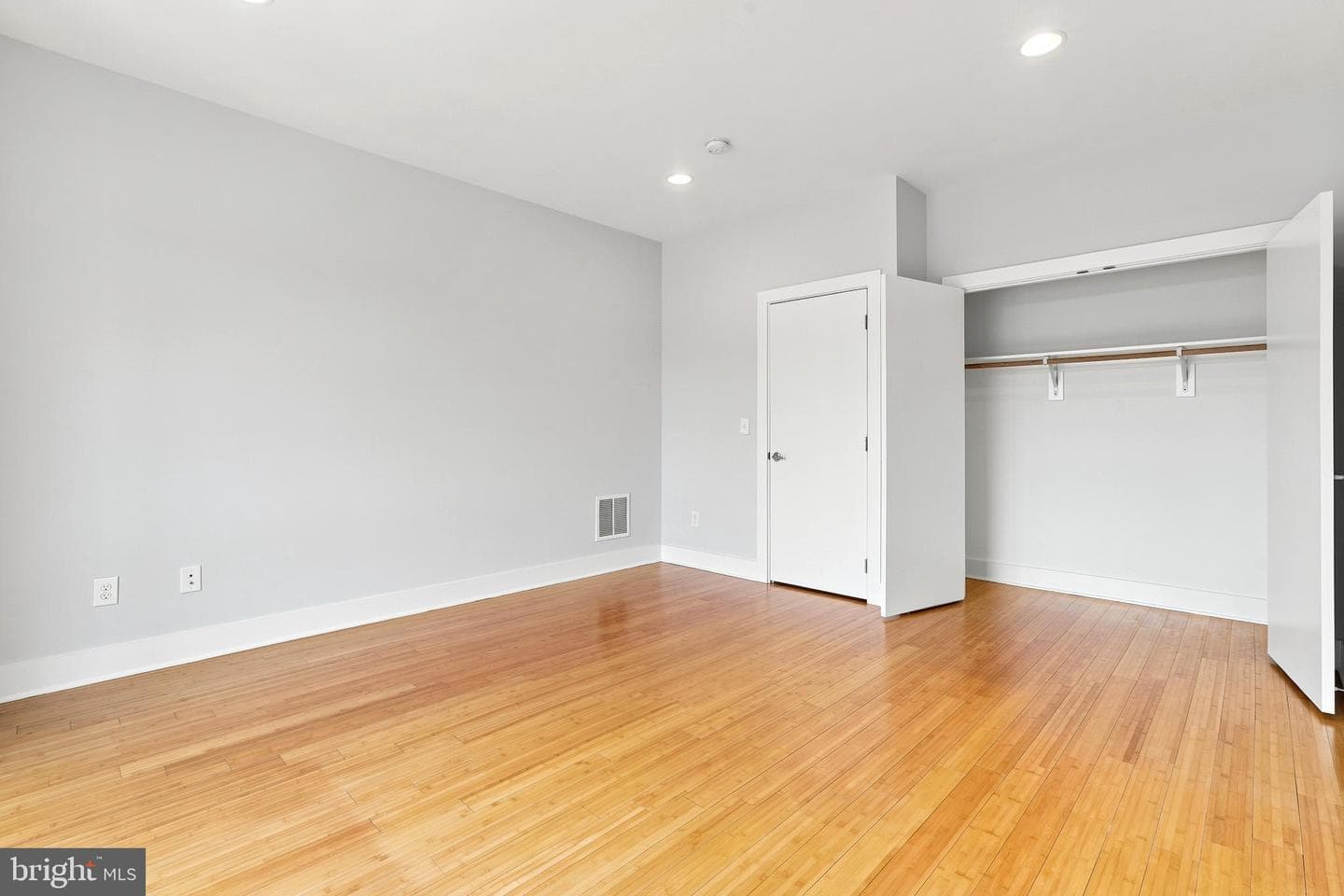 2022 Trenton Avenue photo 22