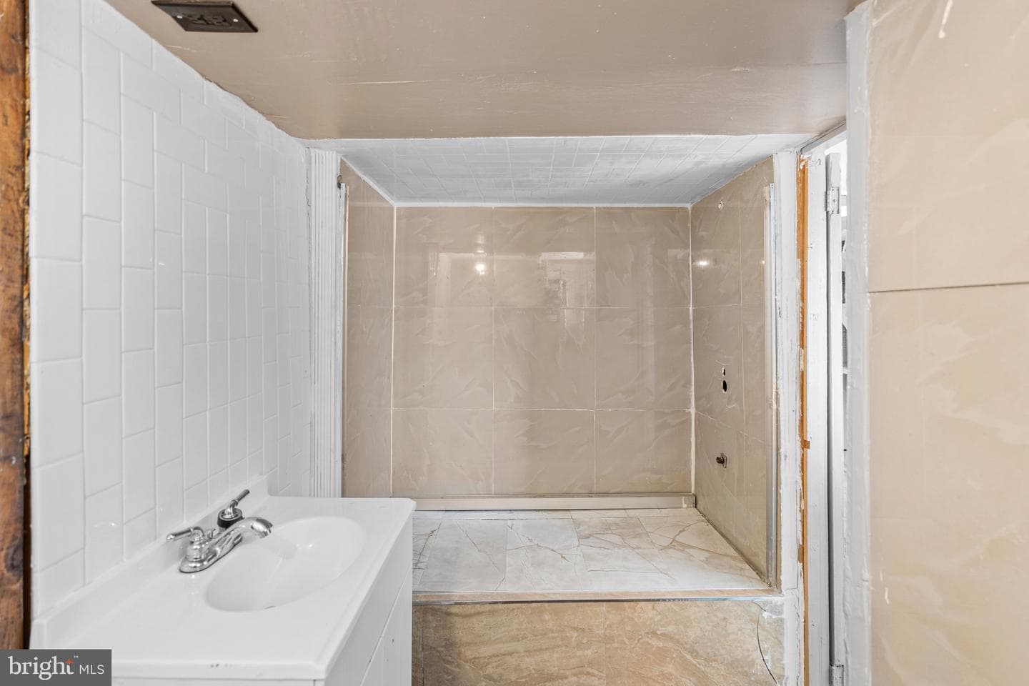 7009 Kindred Street photo 30