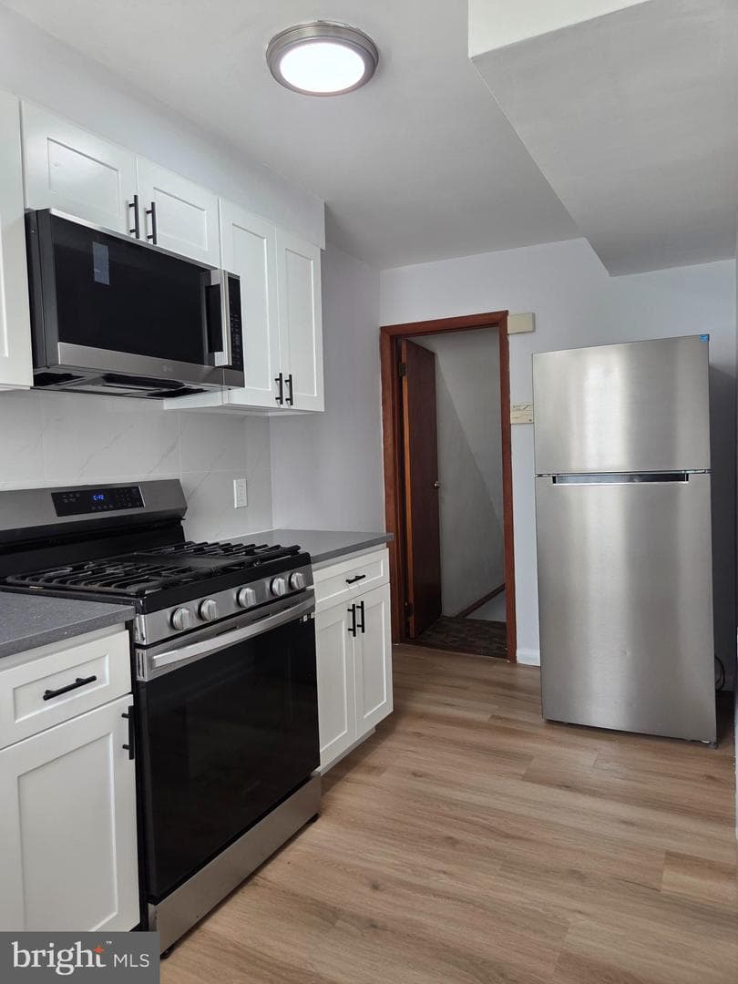 4544 Robbins Street photo 9