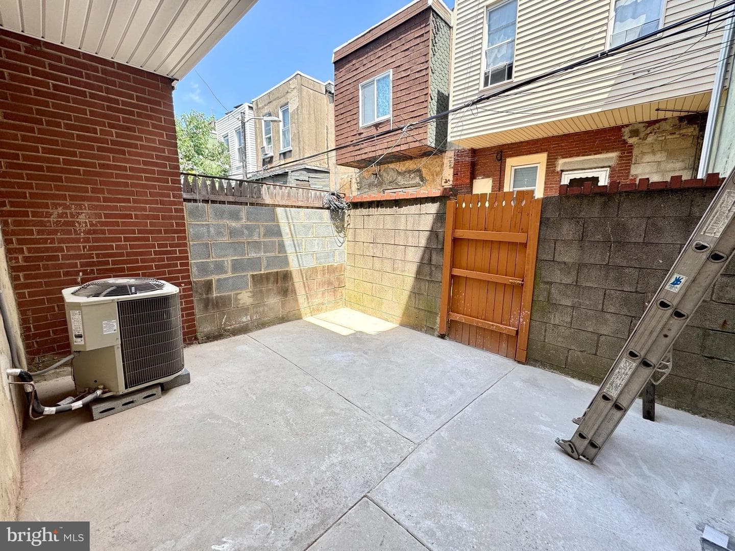 2251 S Hicks Street photo 19