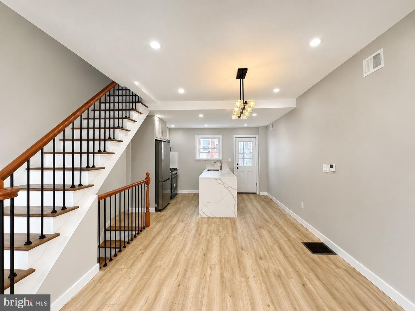2251 S Hicks Street photo 3