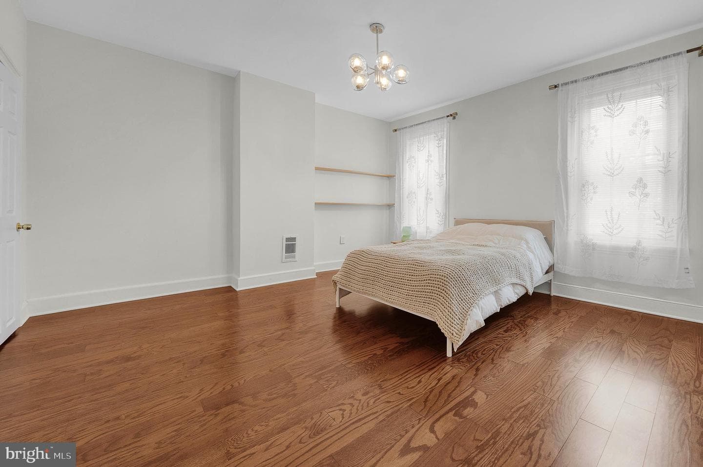 1748 Tulip Street photo 20