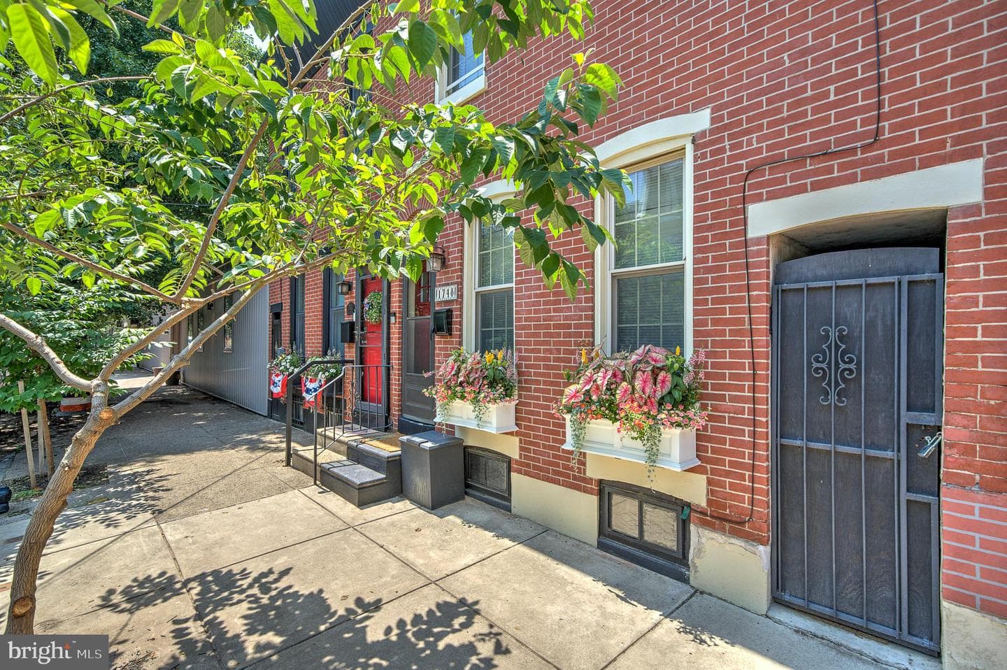 1748 Tulip Street photo 4