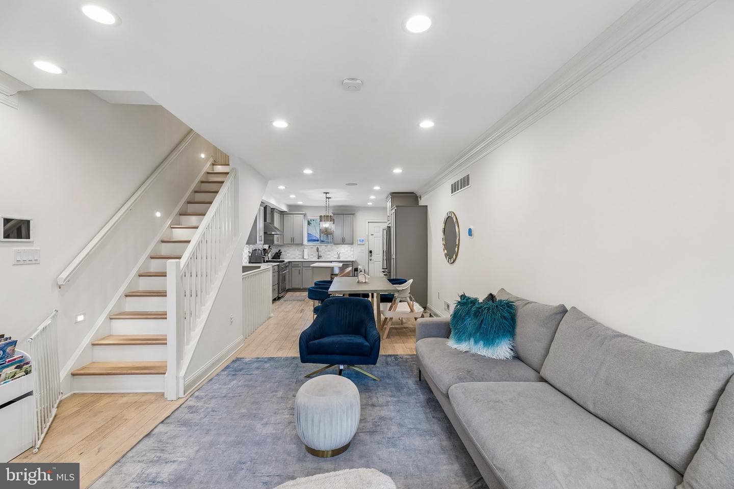2045 Saint Albans Street photo 5
