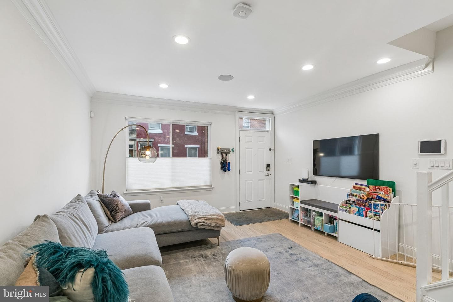 2045 Saint Albans Street photo 6