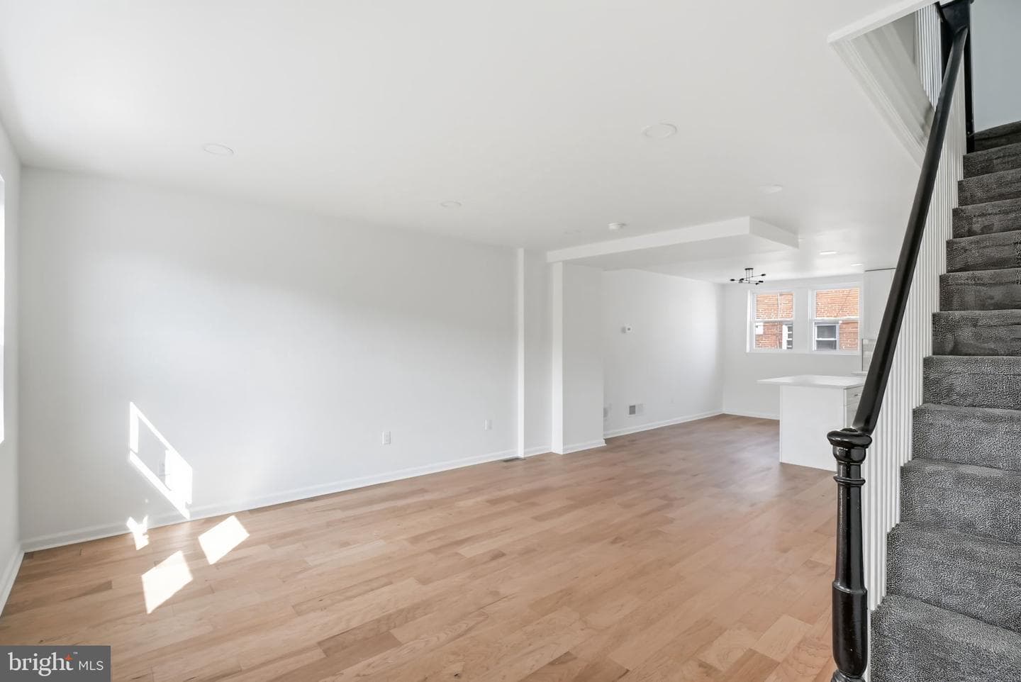 5544 Windsor Street photo 10