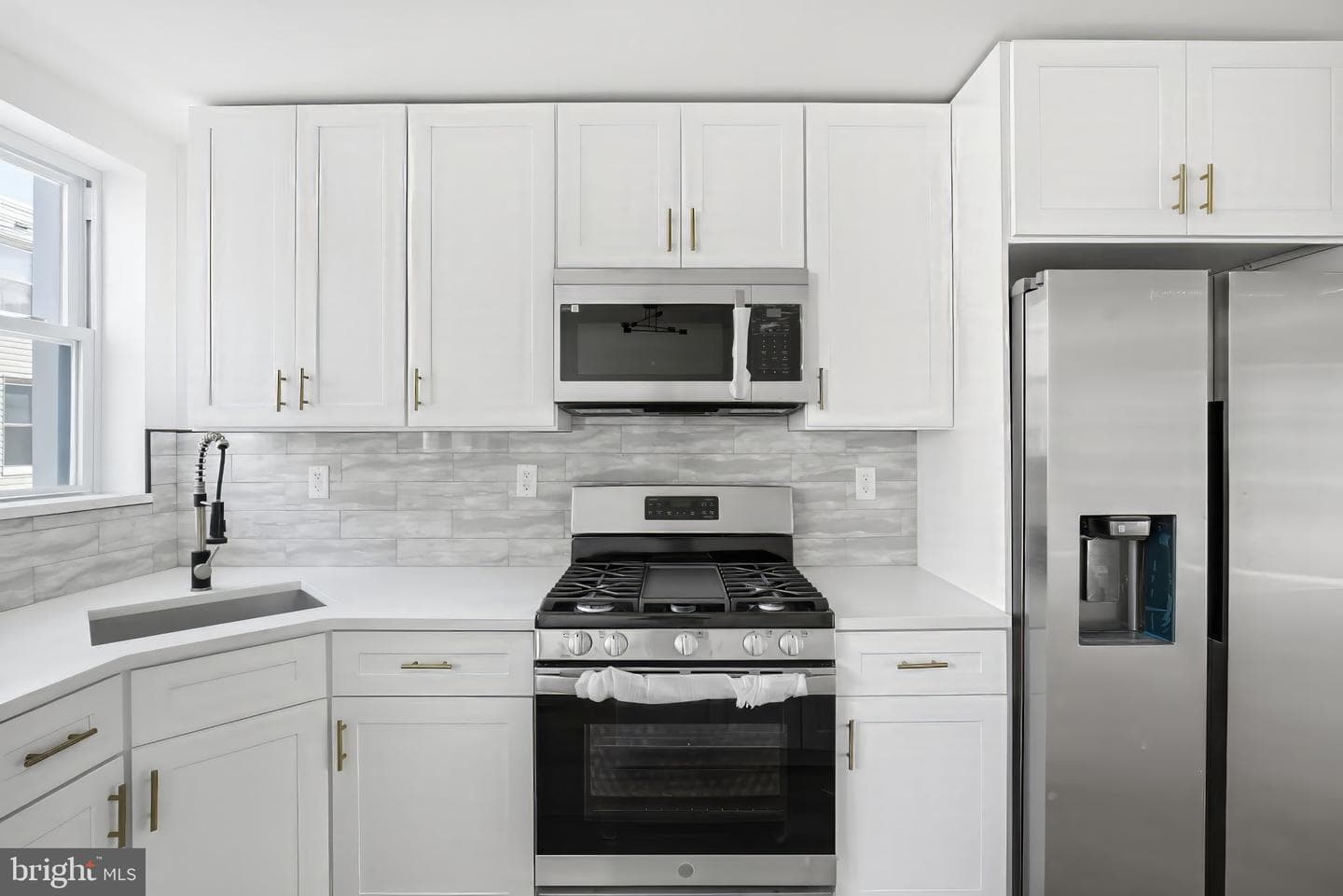 5544 Windsor Street photo 19