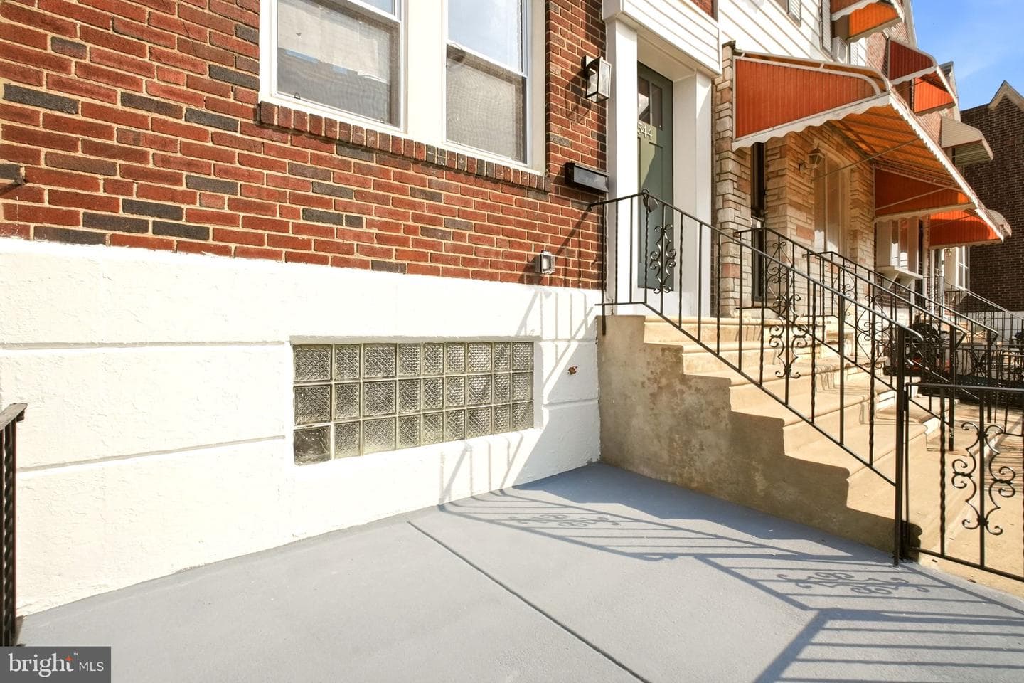 5544 Windsor Street photo 4