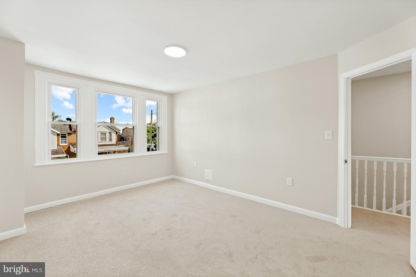 1103 E Stafford Street photo 17