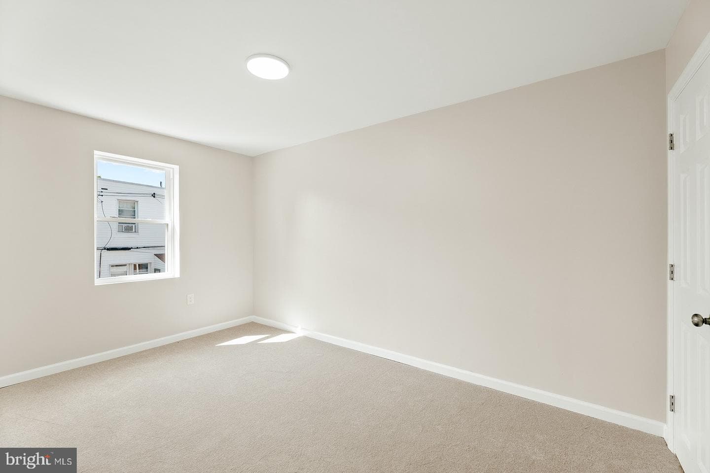 1103 E Stafford Street photo 22