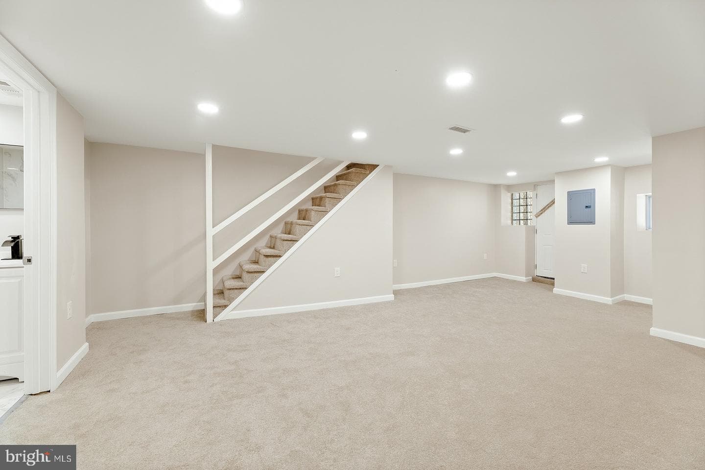 1103 E Stafford Street photo 25