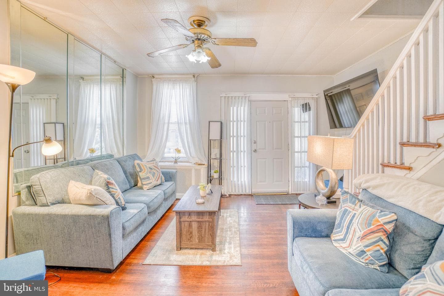 5829 N Howard Street photo 10