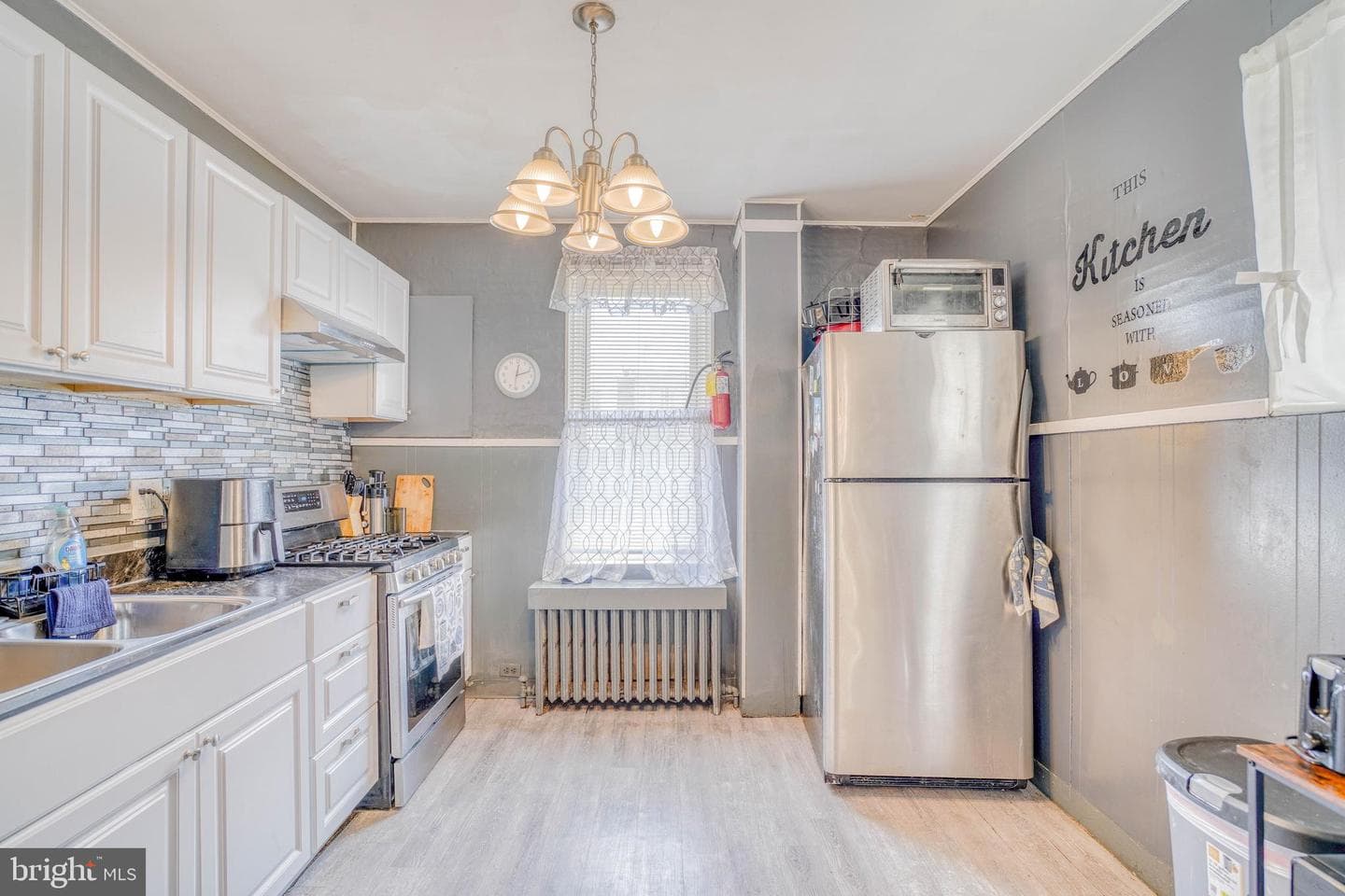 5829 N Howard Street photo 16