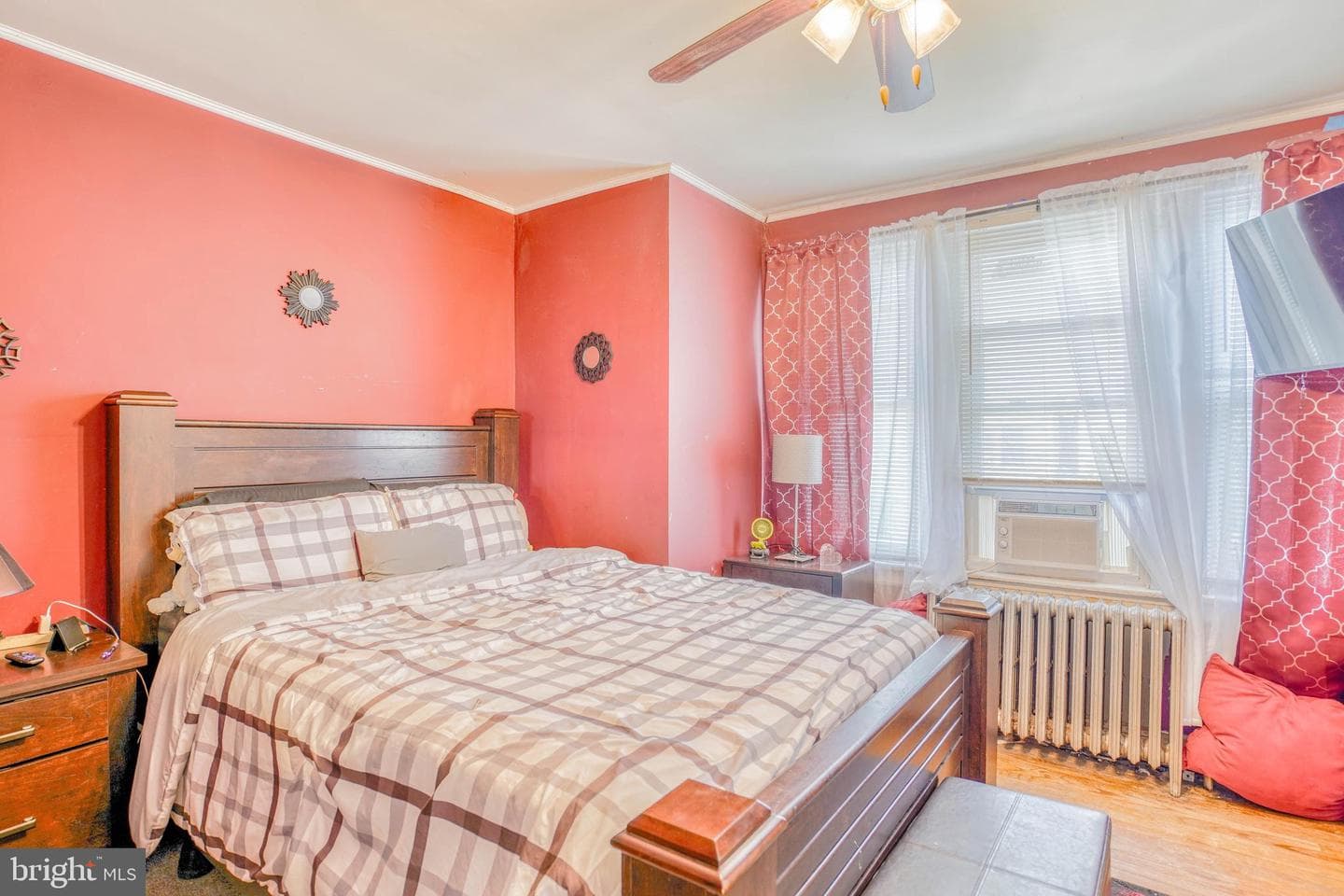 5829 N Howard Street photo 23