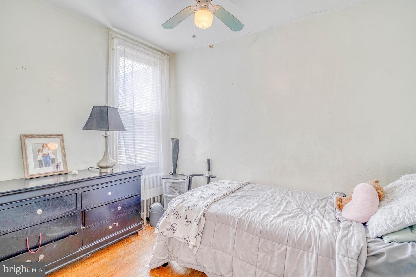 5829 N Howard Street photo 28