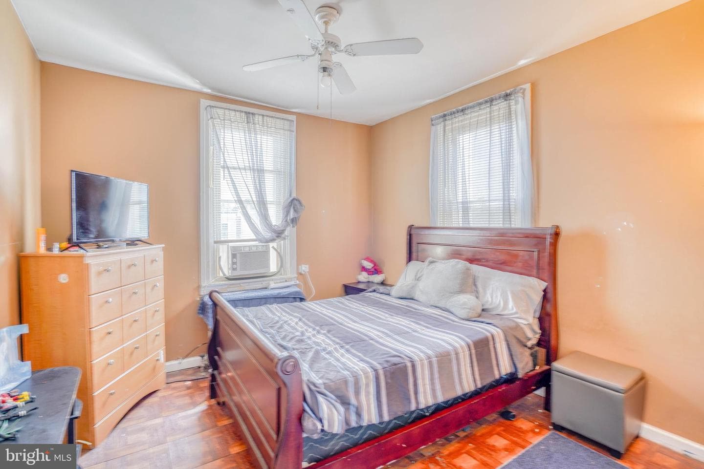 5829 N Howard Street photo 29