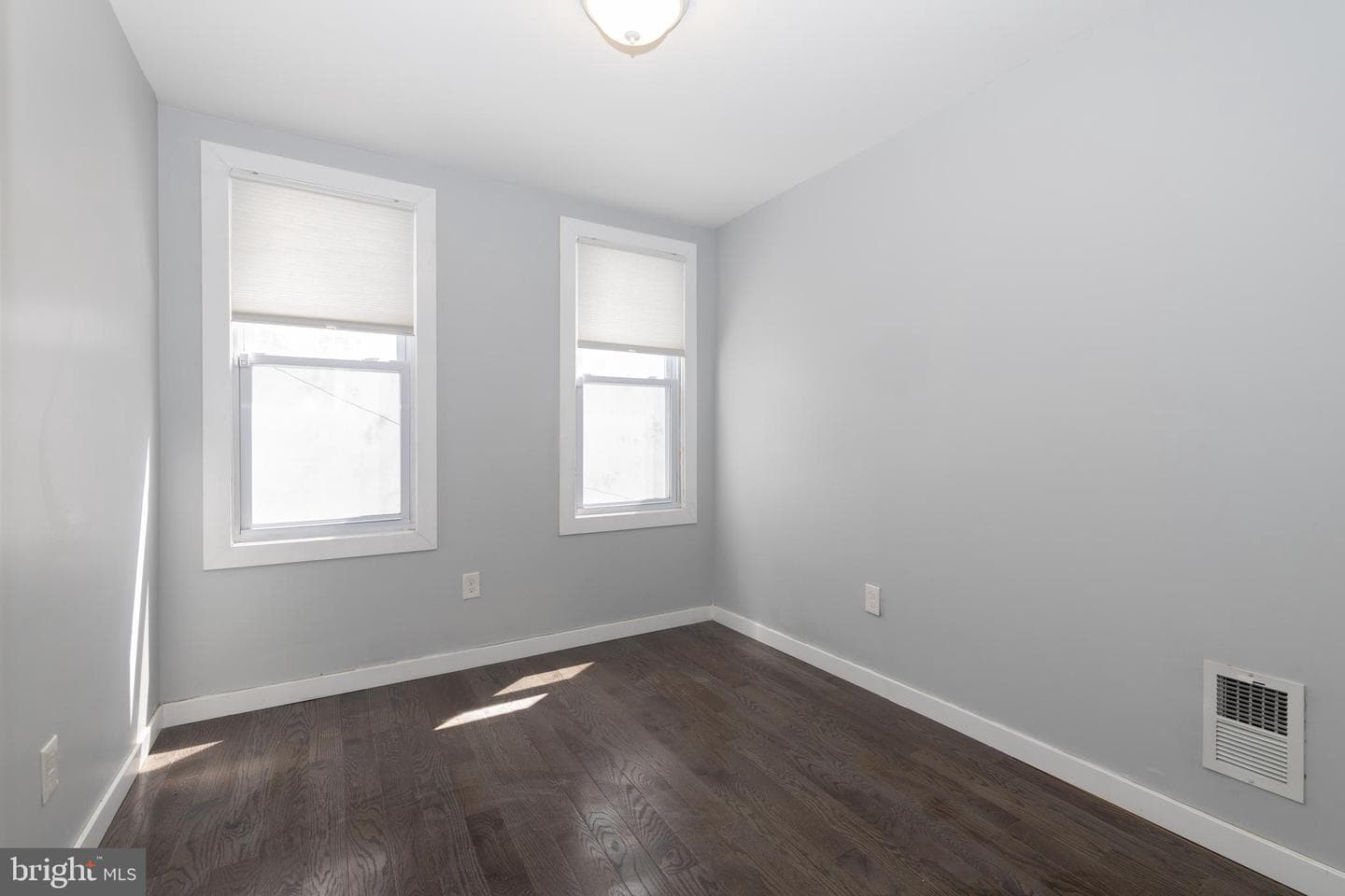 508 Fernon Street photo 22