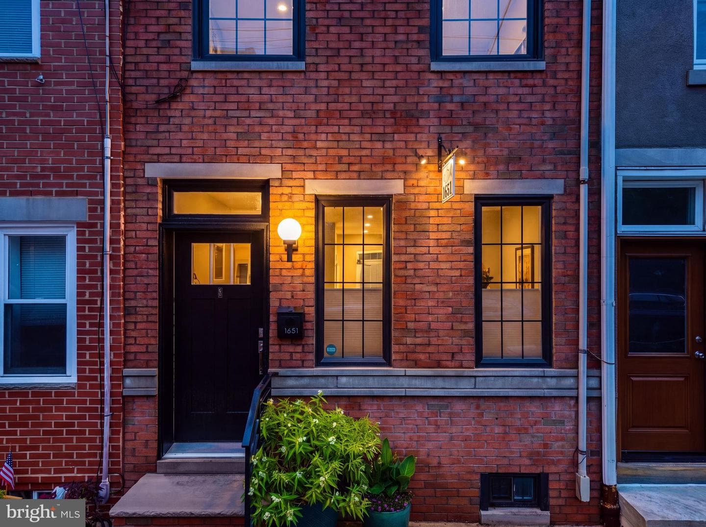 1651 E Berks Street photo 3