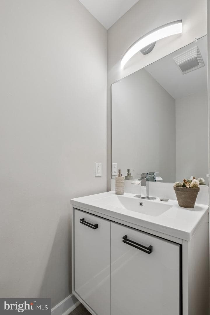 1716 W Girard Avenue #103 photo 19