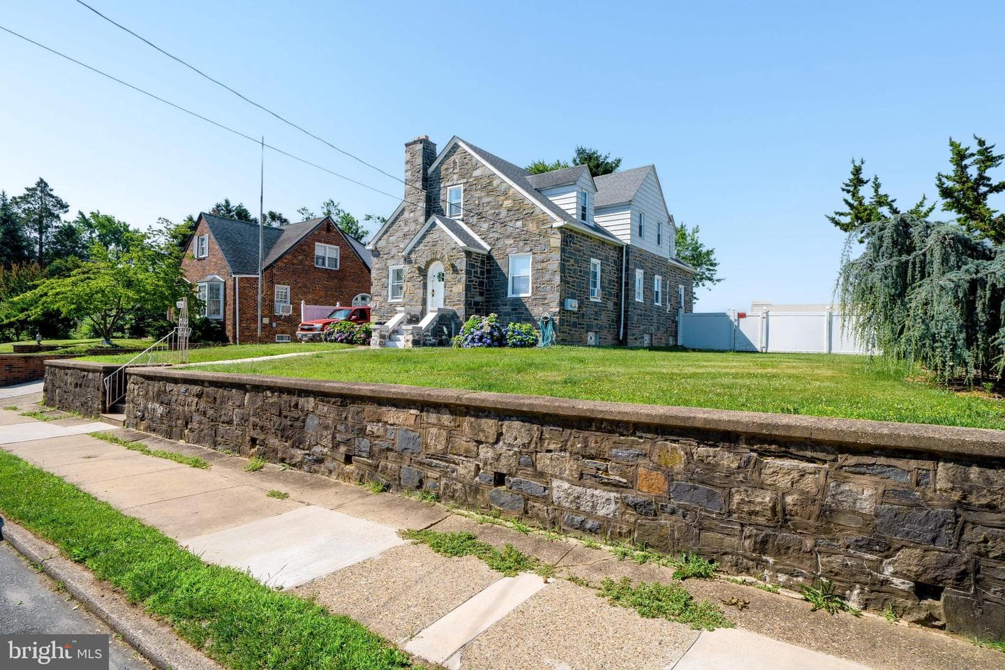 2224 Faunce Street photo 3