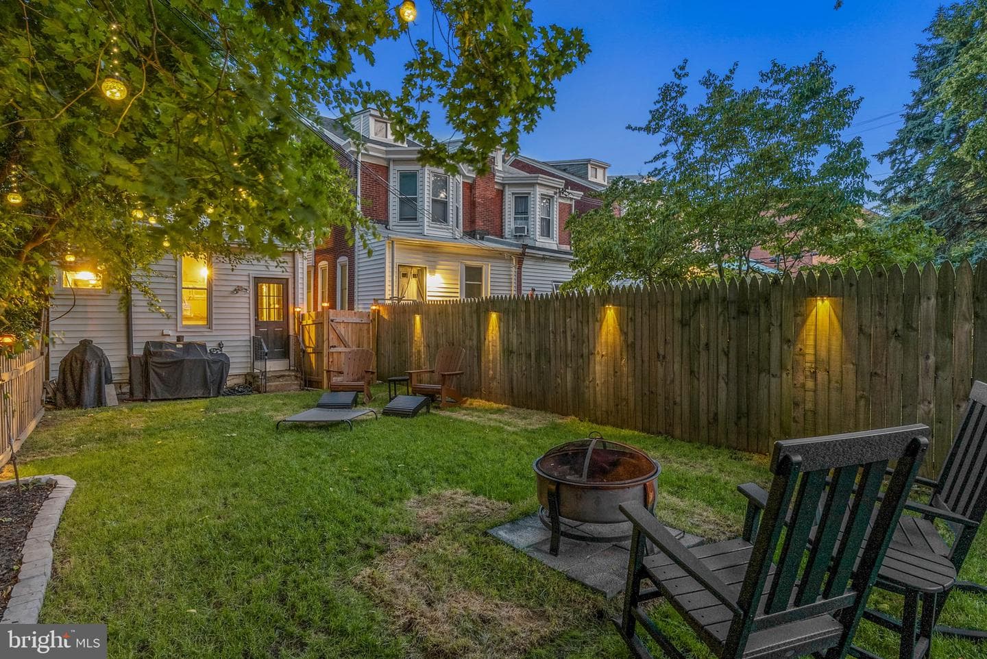 558 Jamestown Street photo 34