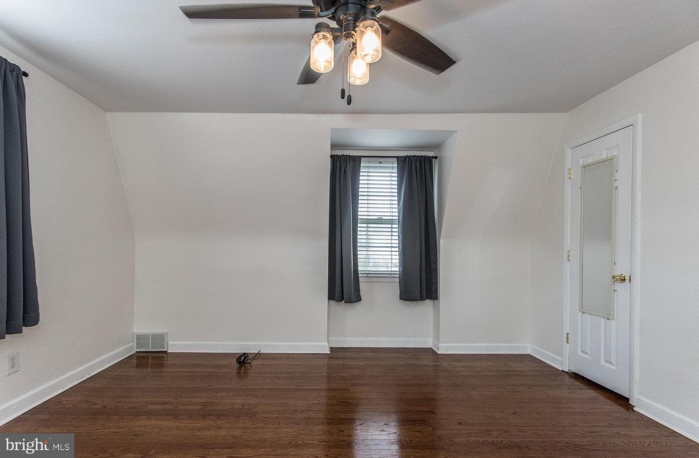 8606 Bridle Road photo 29