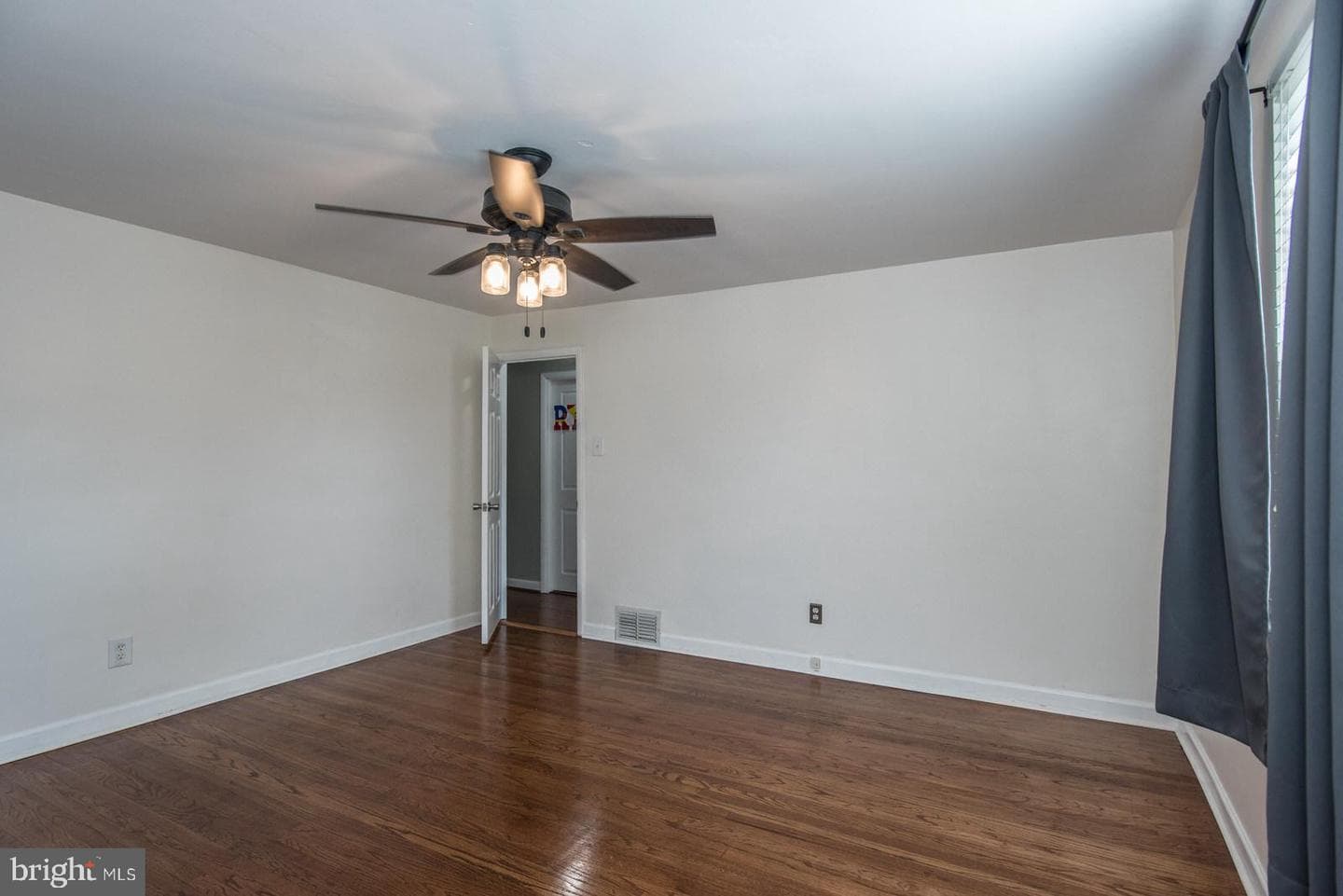 8606 Bridle Road photo 32