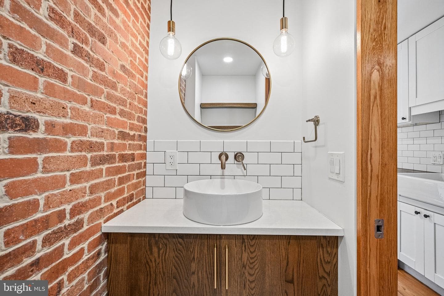 605 Pine Street photo 11