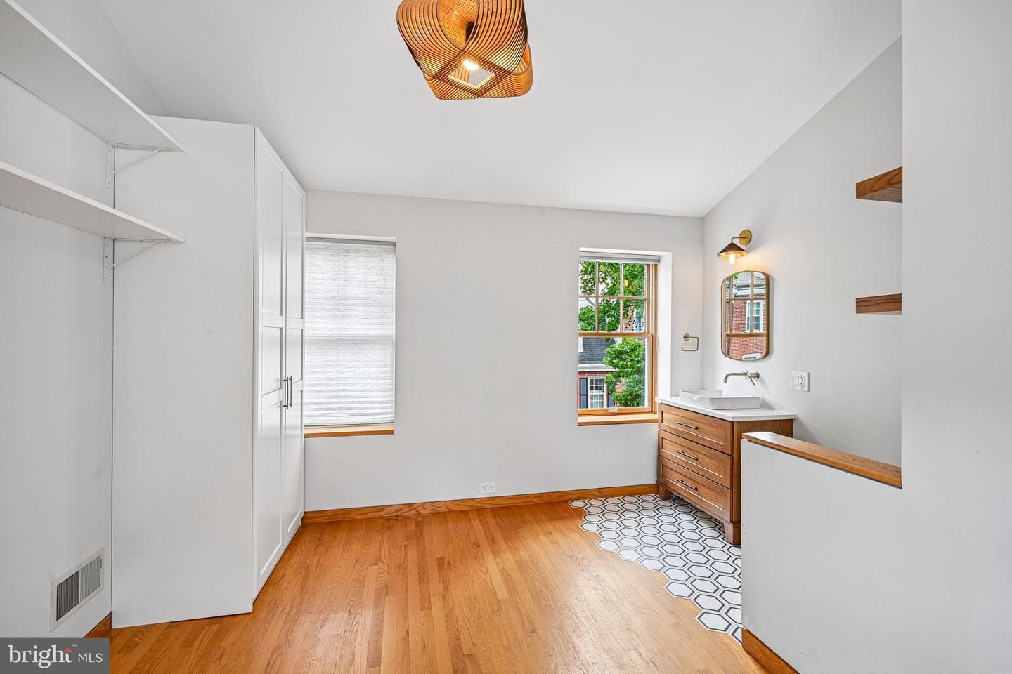 605 Pine Street photo 26